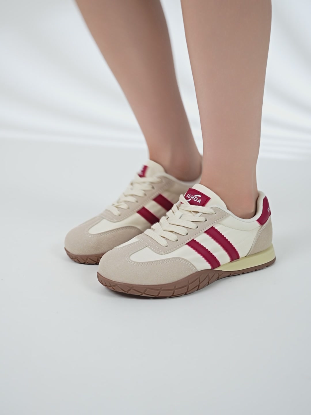 森达阿甘鞋测评：这双“德训鞋”真的能让你跑赢生活吗？