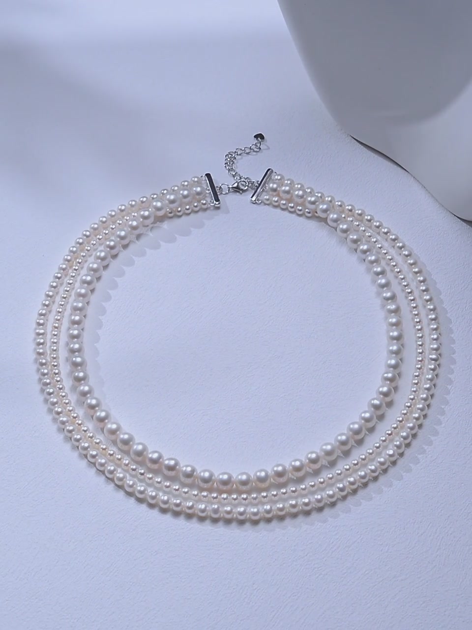 千百度C.BANNER头层牛皮冲孔鞋：透气与质感并存，但价格真的值吗？