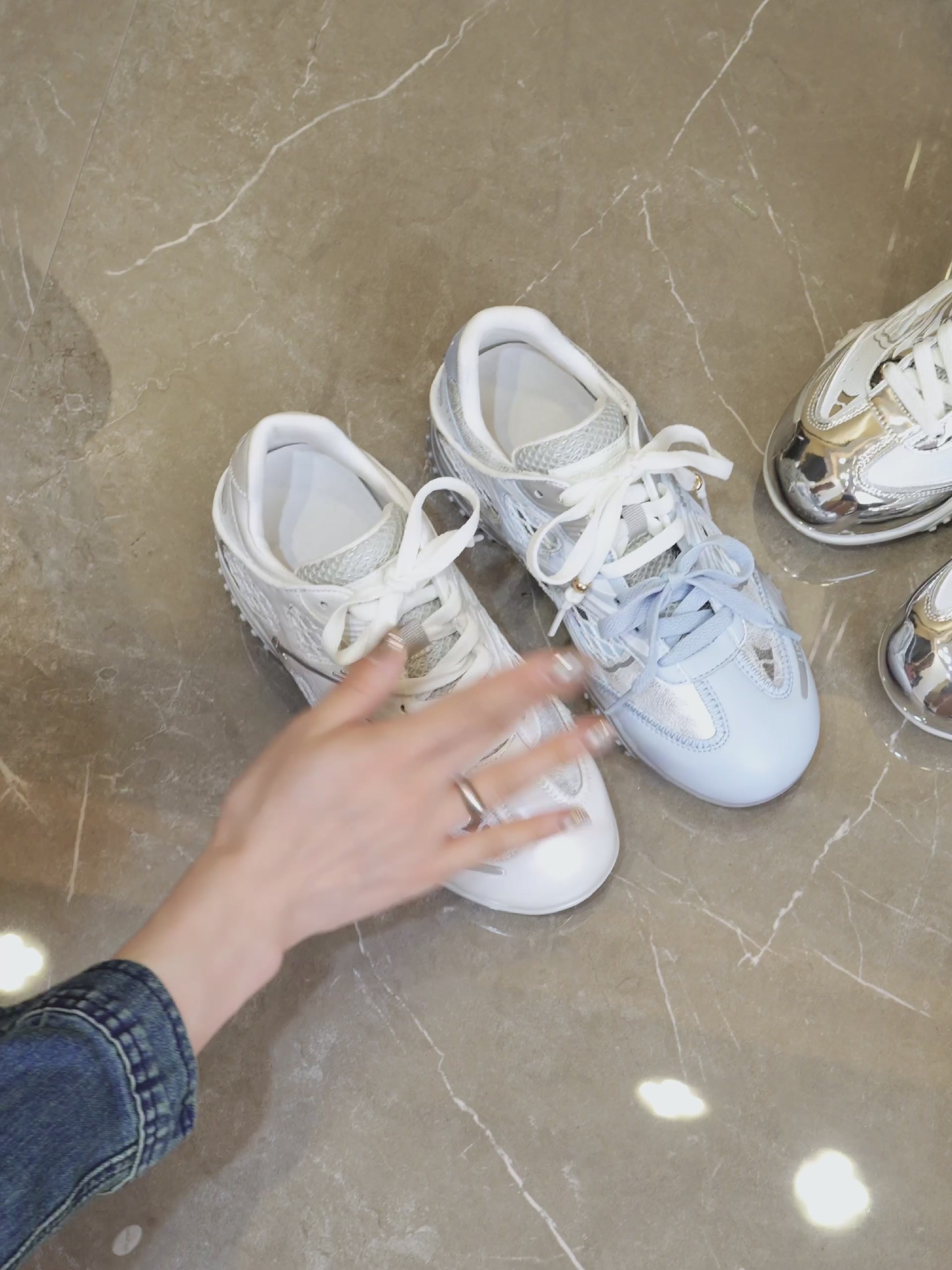 保罗·盖帝四叶草德训鞋：增高6CM的隐形魔法，轻松穿出芭蕾风