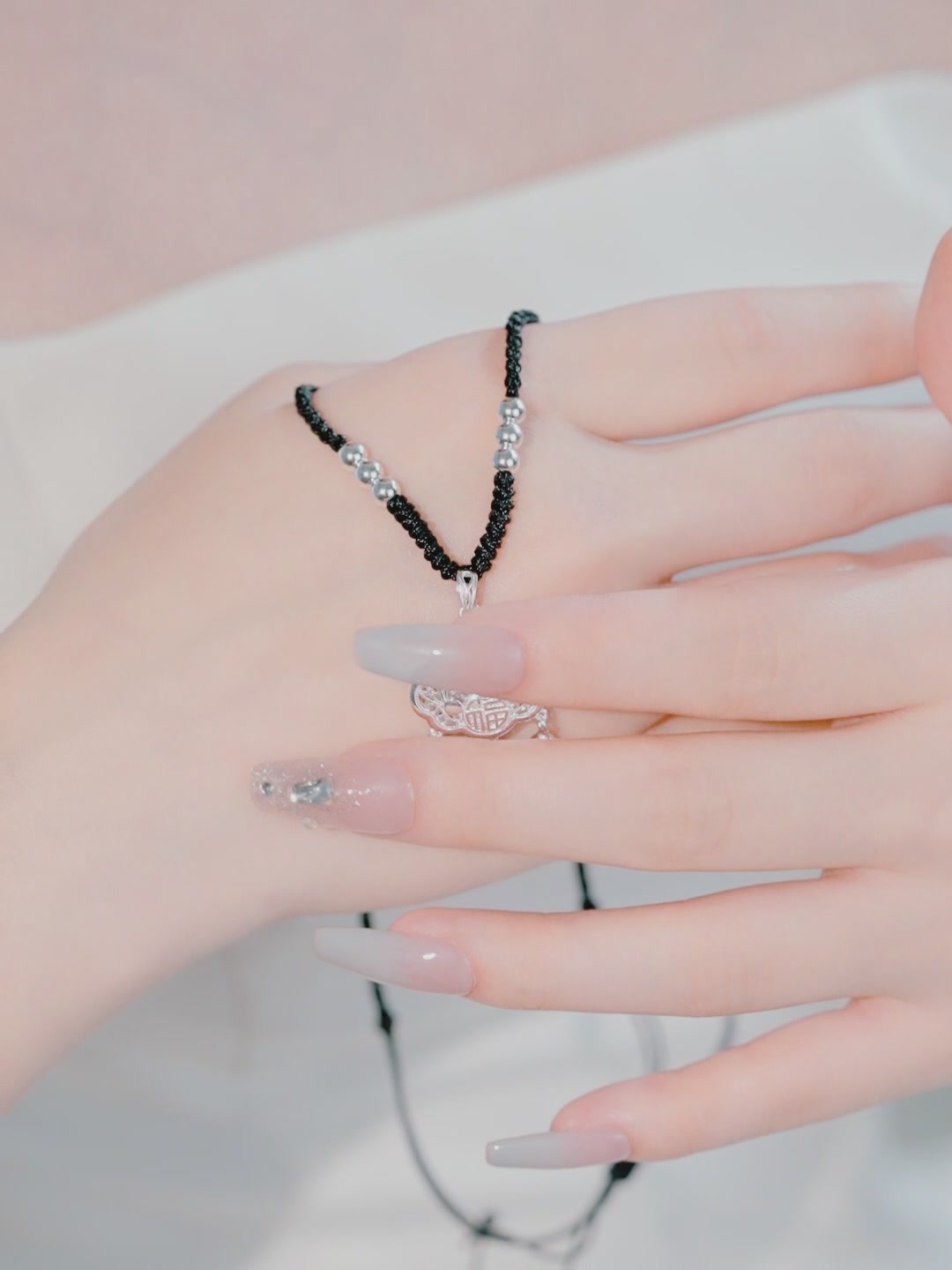 银千惠S999平安锁：解锁百搭与守护的双重魅力