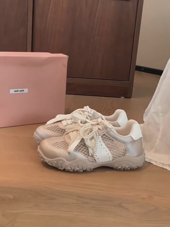 苏茵茵德训鞋测评：5cm增高+珍珠网纱，这双鞋让我走路带风！