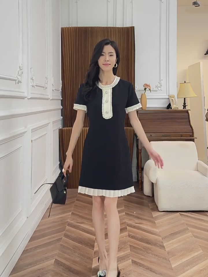 这条黑色连衣裙，让我在夏天也能穿出高智感气质！