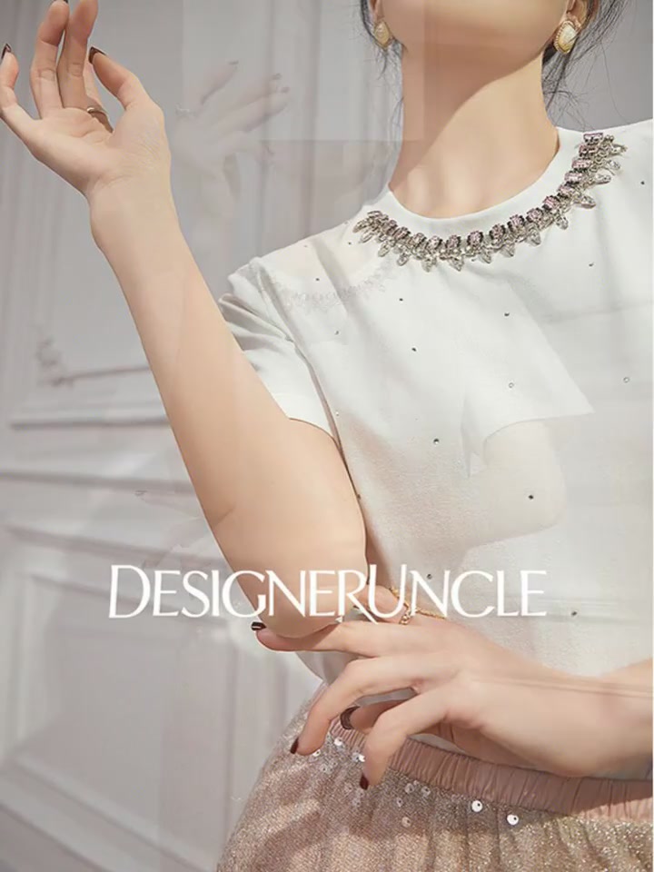 闪亮登场！DESIGNER UNCLE重工烫钻T恤，通勤也能做最靓的仔