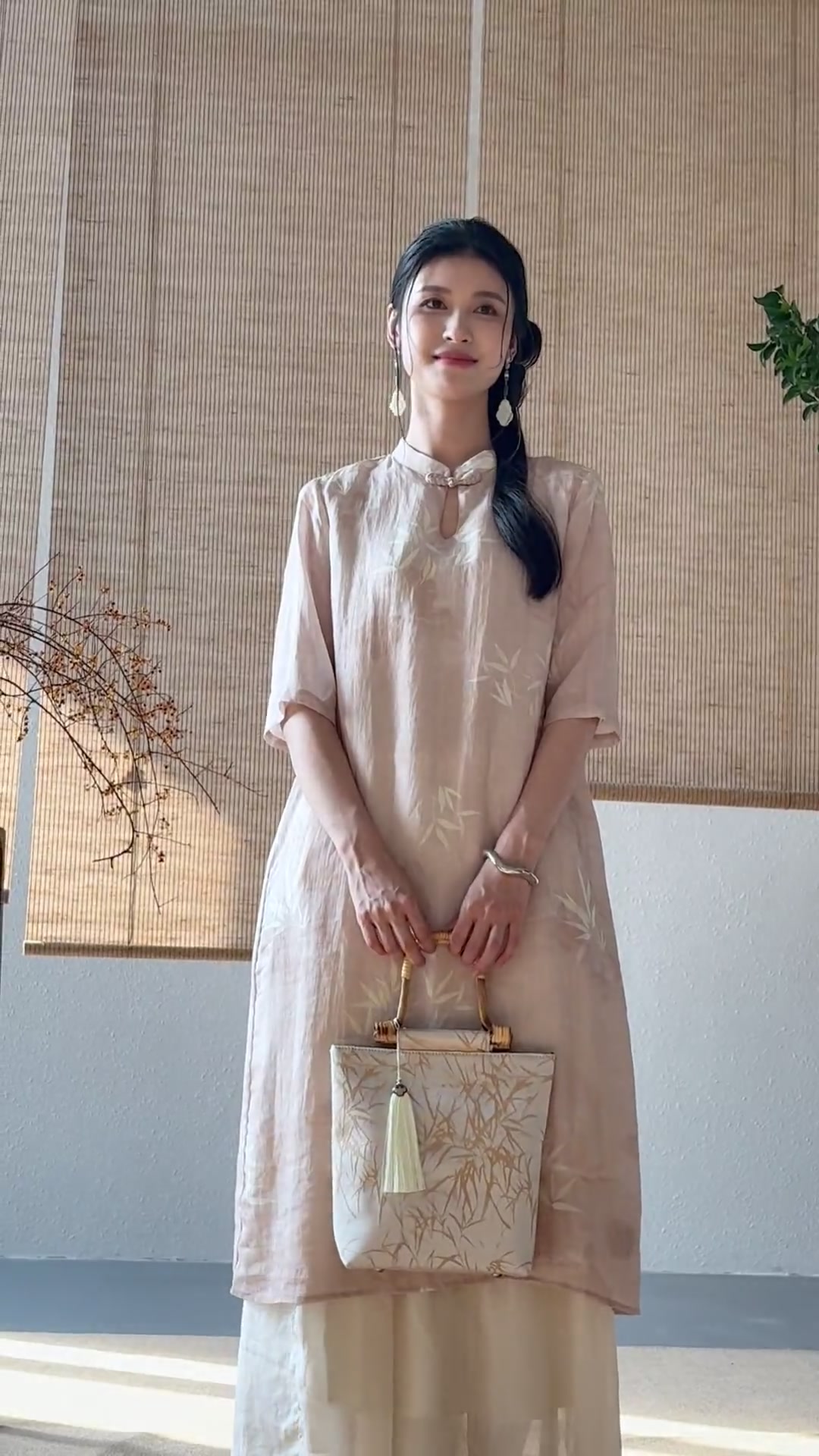 金菊苎麻连衣裙：复古文艺风，穿出夏日高级感