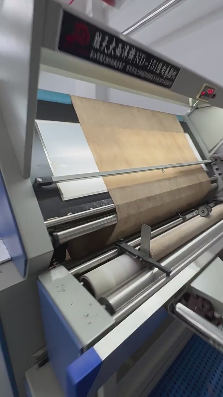 ✨设计师同款!这件镂空拼接卫衣也太有艺术感了吧! 第3张图片