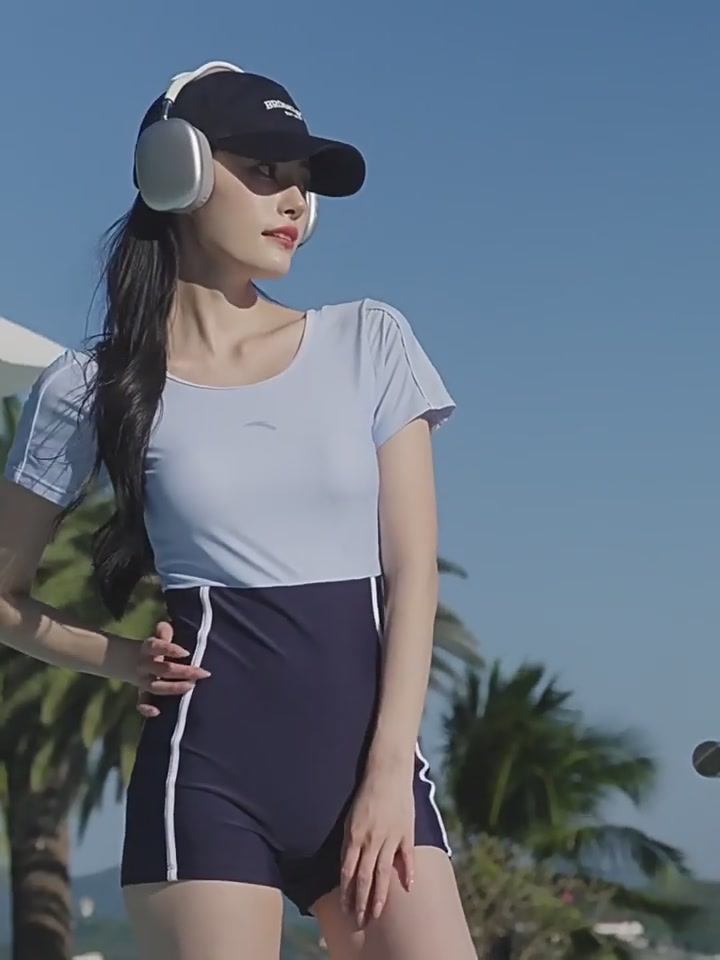 安踏小蛮腰泳衣实测：遮肚显瘦是真是假？专业泳衣还是温泉装？